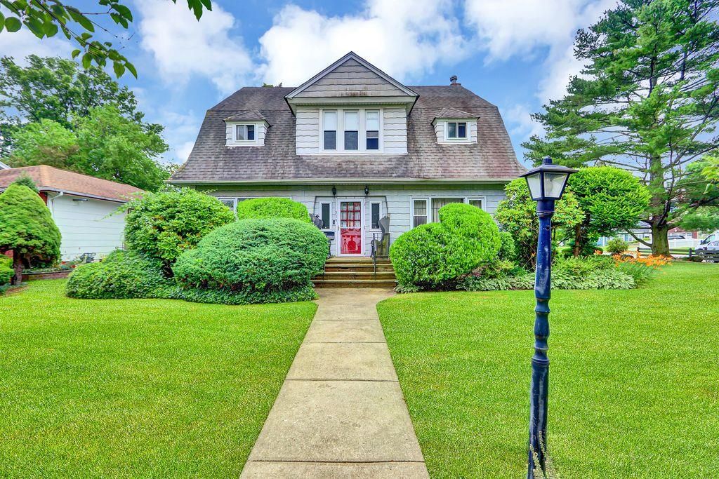 313 Pine Street, Freeport, NY 11520