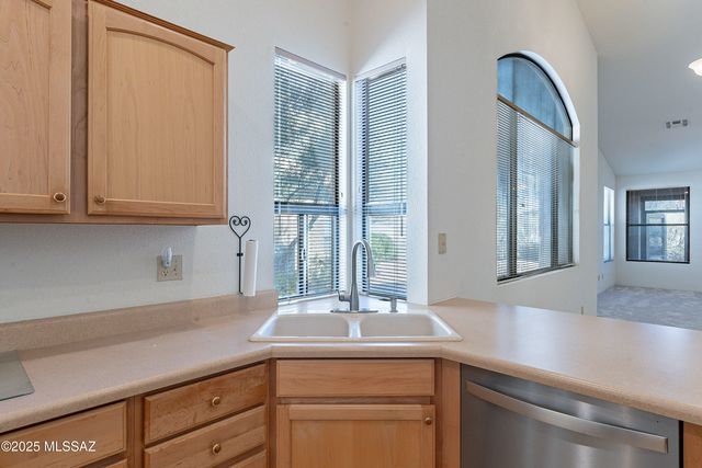 63752 E Holiday Drive, Tucson, AZ 85739