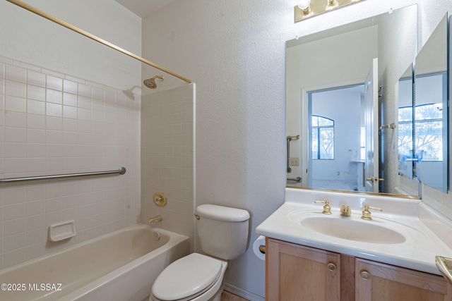 63752 E Holiday Drive, Tucson, AZ 85739