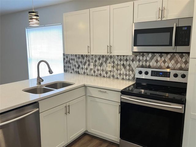 1123 VISTA PALMA WAY, Orlando, FL 32825