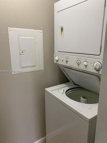 3932 NW 87th Ave 3932, Sunrise, FL 33351