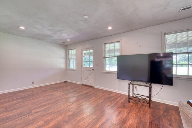 723 Bugscuffle Road, Hiawassee, GA 30546