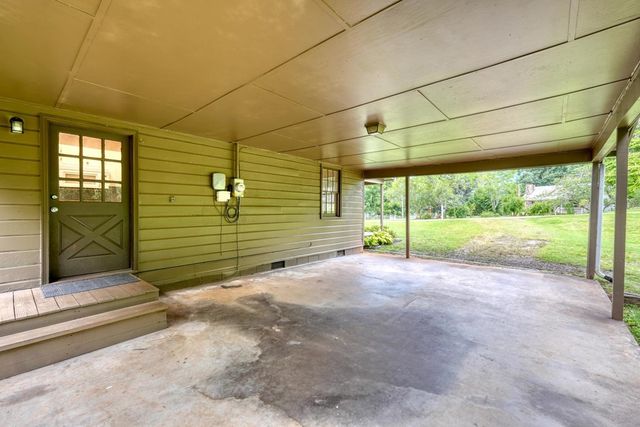 723 Bugscuffle Road, Hiawassee, GA 30546