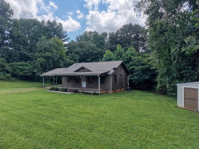 723 Bugscuffle Road, Hiawassee, GA 30546