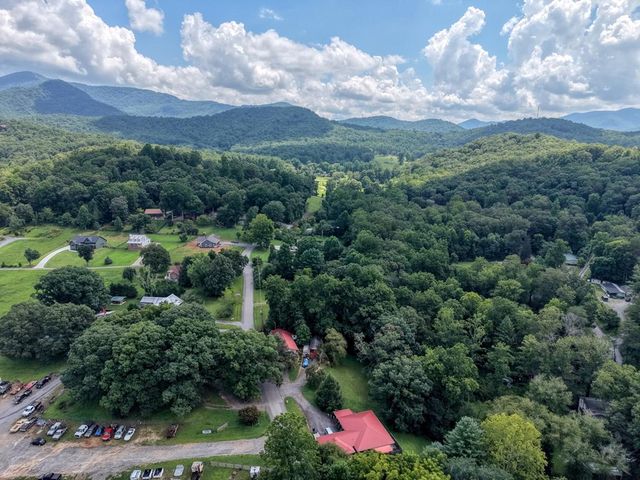 723 Bugscuffle Road, Hiawassee, GA 30546