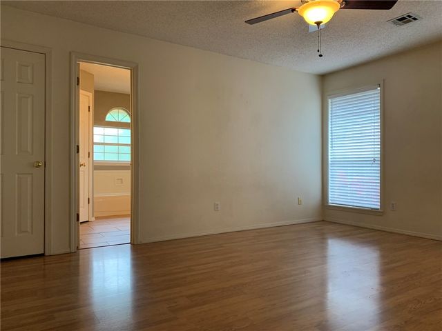 1302 N Flamingo Road, Rogers, AR 72756