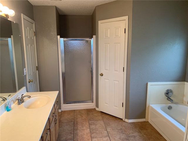 1302 N Flamingo Road, Rogers, AR 72756