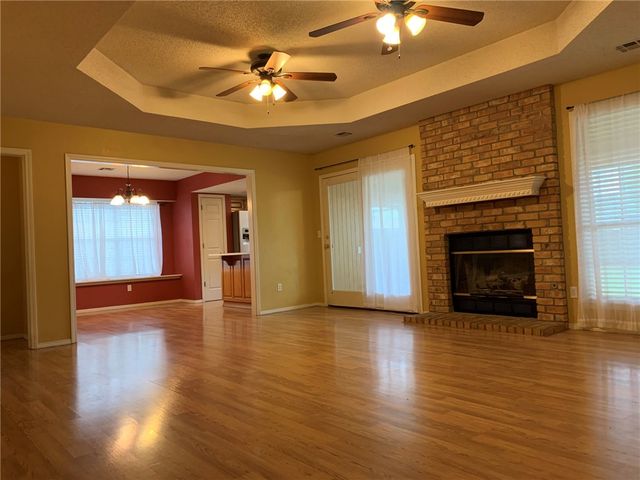 1302 N Flamingo Road, Rogers, AR 72756