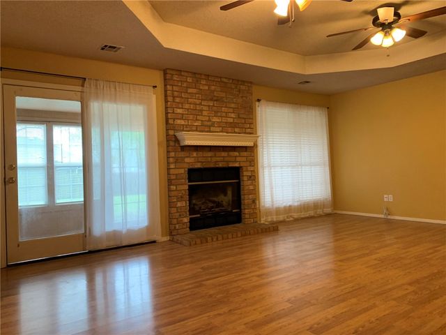1302 N Flamingo Road, Rogers, AR 72756