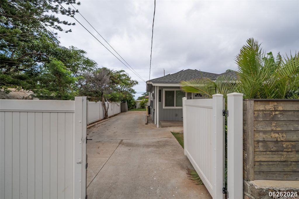 87-1409 Akowai Road, Waianae, HI 96792