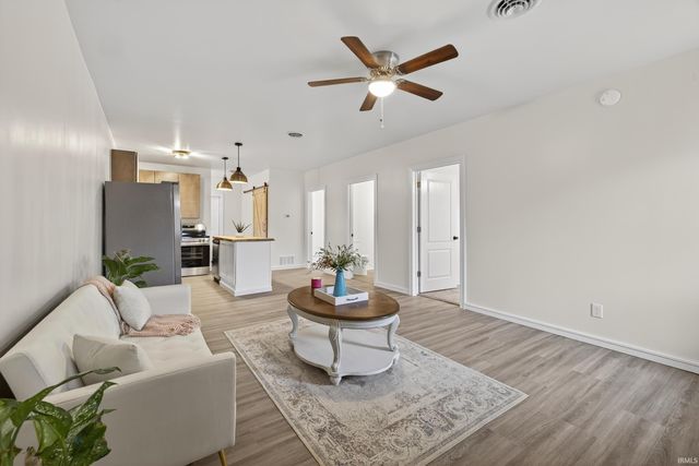 607 & 611 W Warren Street, Mitchell, IN 47446