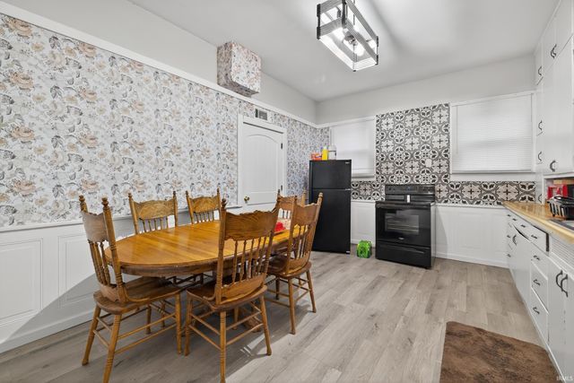 607 & 611 W Warren Street, Mitchell, IN 47446