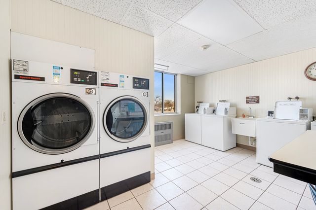 110 W Butterfield Road 314S, Elmhurst, IL 60126