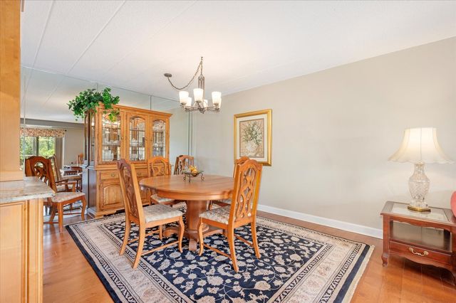 110 W Butterfield Road 314S, Elmhurst, IL 60126