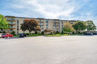 110 W Butterfield Road 314S, Elmhurst, IL 60126