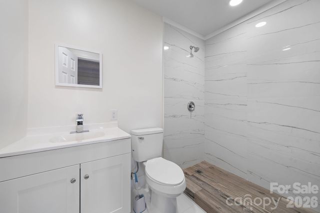 1101 College Avenue SW, Lenoir, NC 28645