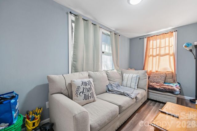 1101 College Avenue SW, Lenoir, NC 28645