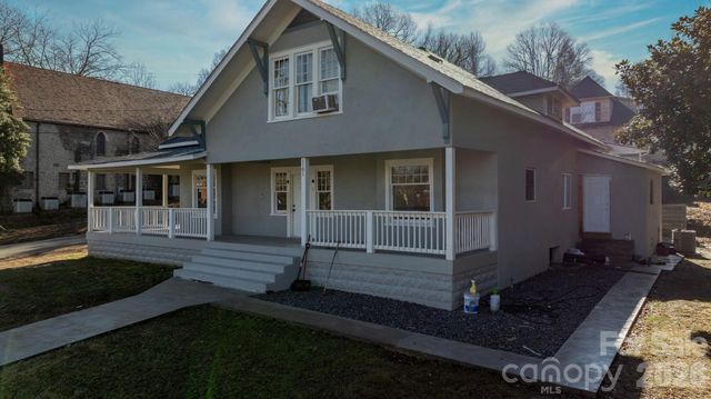 1101 College Avenue SW, Lenoir, NC 28645