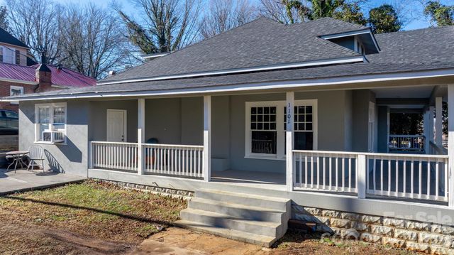 1101 College Avenue SW, Lenoir, NC 28645