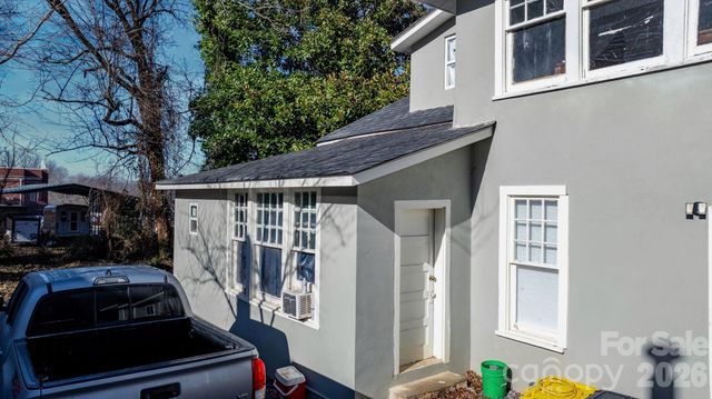 1101 College Avenue SW, Lenoir, NC 28645