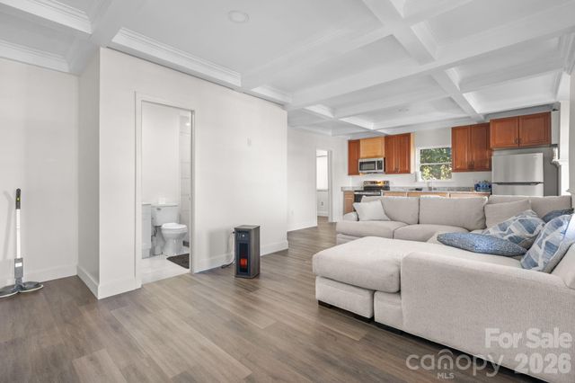 1101 College Avenue SW, Lenoir, NC 28645