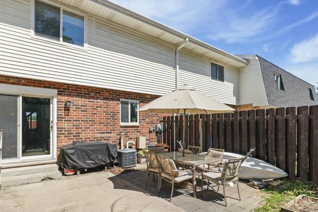 1551 Ivory Drive, Sun Prairie, WI 53590