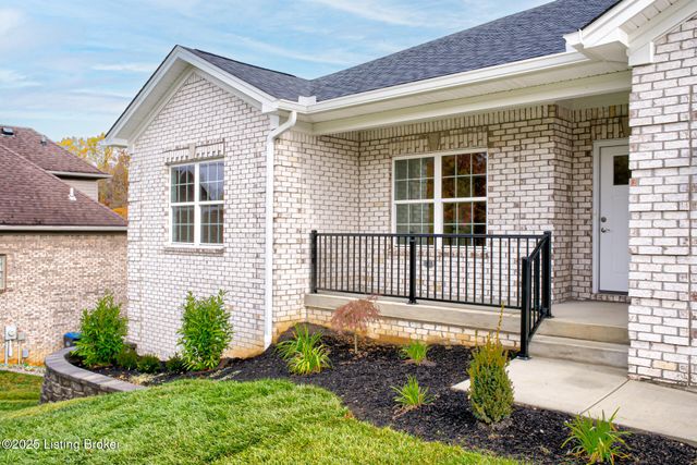 4406 Stone Wynde Dr, Louisville, KY 40272