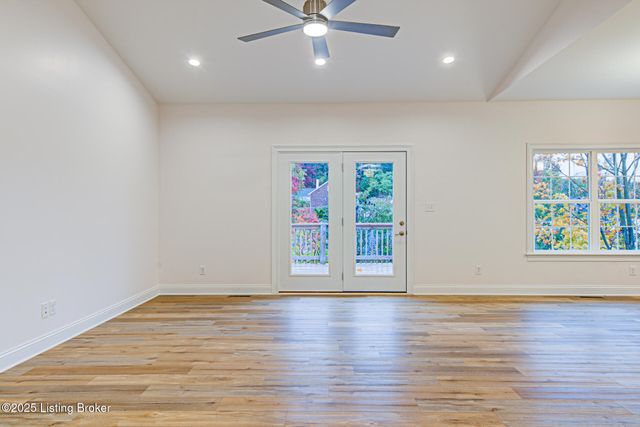 4406 Stone Wynde Dr, Louisville, KY 40272