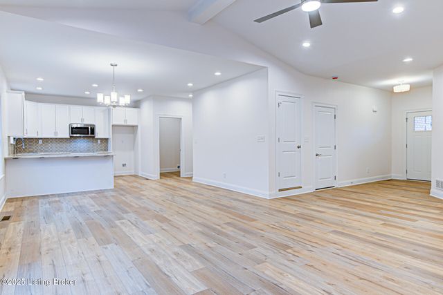 4406 Stone Wynde Dr, Louisville, KY 40272