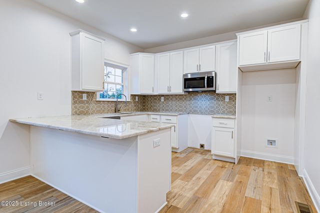 4406 Stone Wynde Dr, Louisville, KY 40272