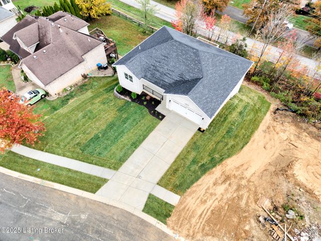 4406 Stone Wynde Dr, Louisville, KY 40272