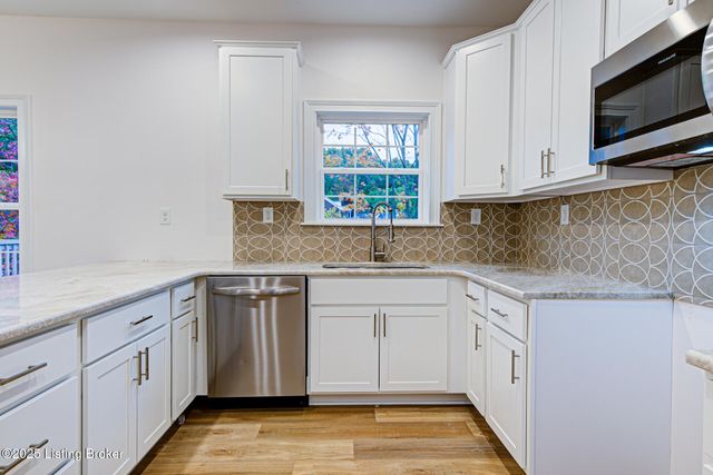 4406 Stone Wynde Dr, Louisville, KY 40272