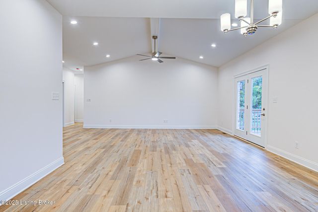 4406 Stone Wynde Dr, Louisville, KY 40272