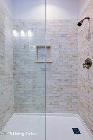 4406 Stone Wynde Dr, Louisville, KY 40272