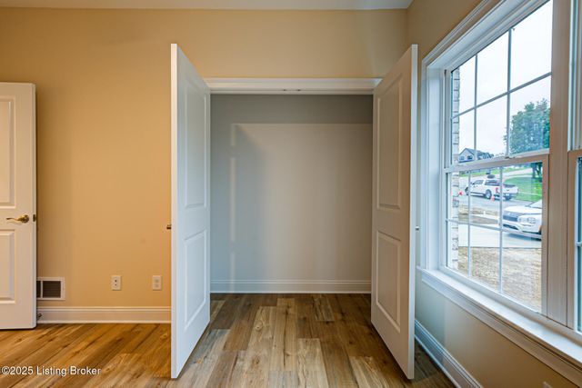 4406 Stone Wynde Dr, Louisville, KY 40272