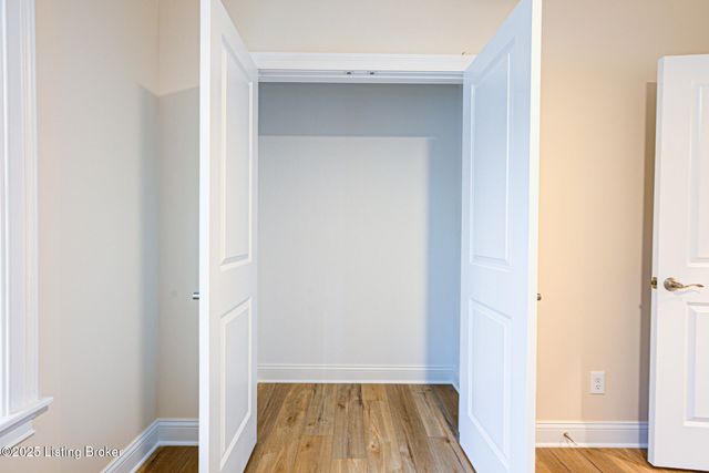 4406 Stone Wynde Dr, Louisville, KY 40272