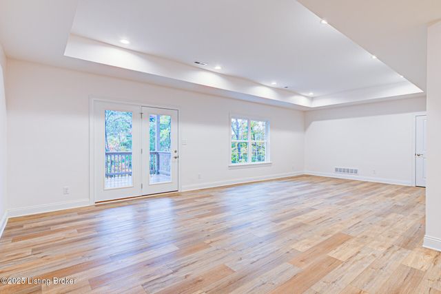 4406 Stone Wynde Dr, Louisville, KY 40272