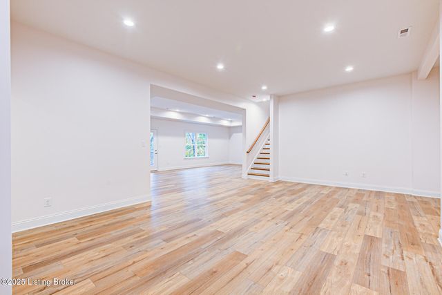 4406 Stone Wynde Dr, Louisville, KY 40272