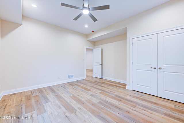 4406 Stone Wynde Dr, Louisville, KY 40272