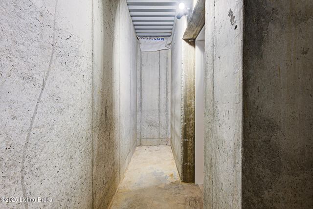 4406 Stone Wynde Dr, Louisville, KY 40272