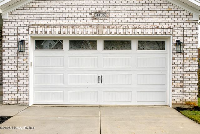 4406 Stone Wynde Dr, Louisville, KY 40272