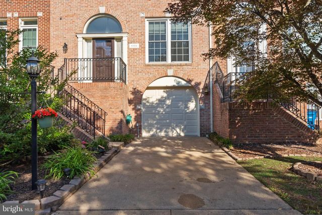 5529 SULLY LAKE DR, Centreville, VA 20120