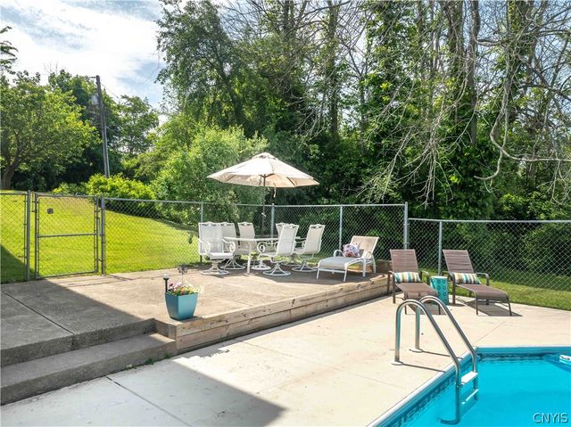 64 Hillcrest Drive, Minetto, NY 13126