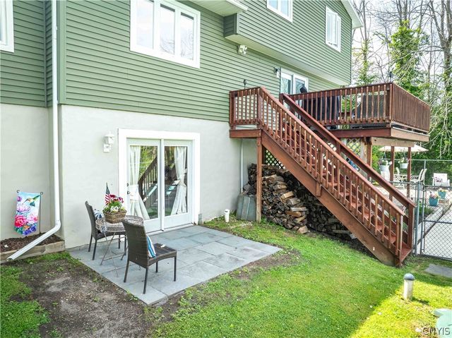 64 Hillcrest Drive, Minetto, NY 13126