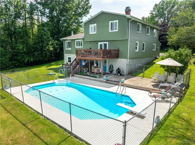 64 Hillcrest Drive, Minetto, NY 13126
