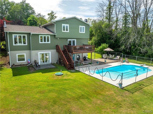 64 Hillcrest Drive, Minetto, NY 13126