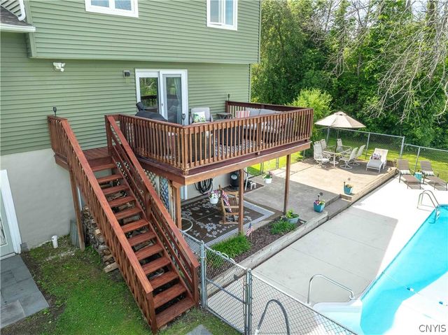 64 Hillcrest Drive, Minetto, NY 13126