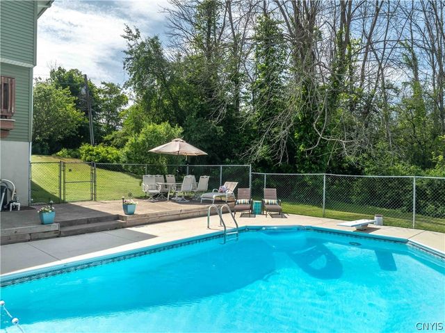 64 Hillcrest Drive, Minetto, NY 13126