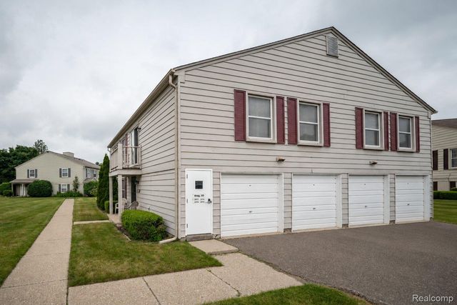 2978 Elmwood Court, Lake Orion Village, MI 48360