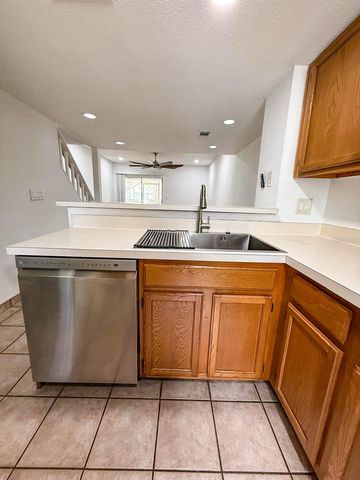 7522 HOLLOWELL DRIVE, Tampa, FL 33615